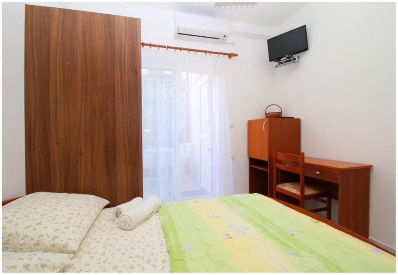 Primošten Apartments And Rooms Mirja-Parking المظهر الخارجي الصورة
